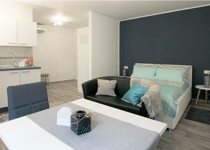 Ana Carera روفينج